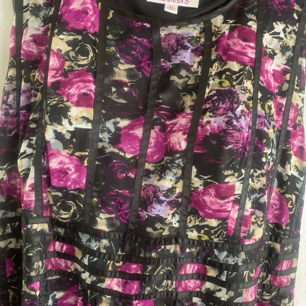 Party dress with beautiful satin ribbon trim - Picture 3 of 6